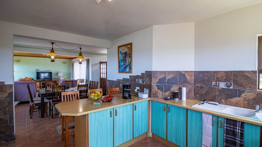 4 Bedroom Property for Sale in Cove Rock Eastern Cape